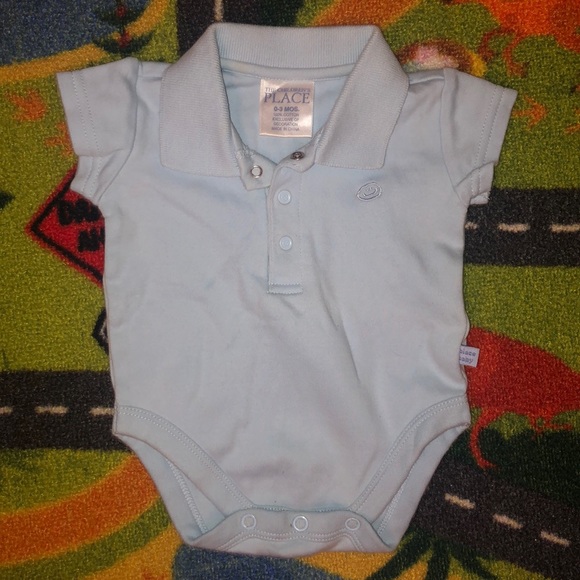 Bundle of 0-3mo outfits mostly one piece - Picture 5 of 7